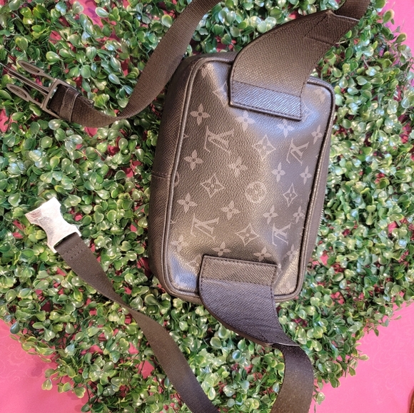 Louis Vuitton Bum Bag / Sac Ceinture - Picture 10 of 15